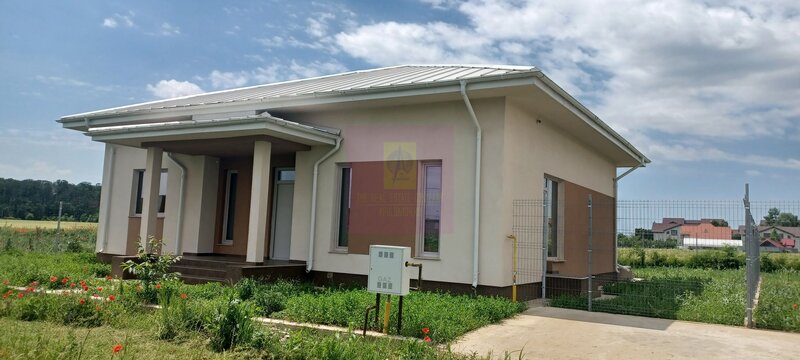 Gulia, casa noua parter 4 camere, curte 514 mp
